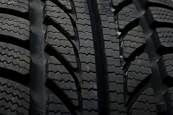 포토 JPG 해외이미지 도로 백그라운드 겨울 패턴 부분 교통시설 자동차 표면 새로움 안전 사람없음 옆모습 검은색 어둠 재활용 운전 레이싱 바퀴 원형 묘사 오브젝트 속도 질감 타이어 고무 기어 낭비 선로 옛날 자동 중고 해외202004 해외포토 도형 계절 길 육상교통 뷰포인트 컬러 교통 컨셉 무늬 모션 시합 시설 친환경 파일형식 이미지허브