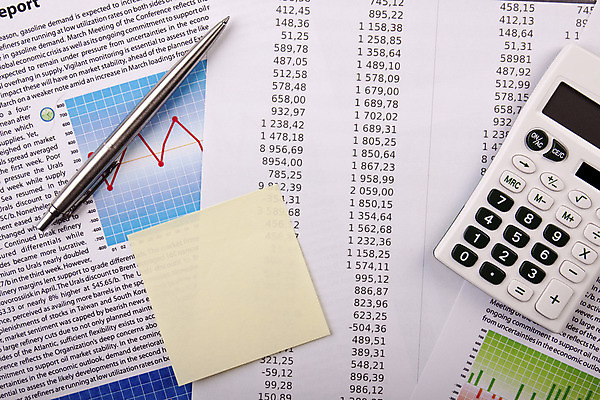 포토 JPG 해외이미지 종이 돈 서류가방 비즈니스 성공 그래프 주택 사람없음 금융 사무실 숫자 펜 볼펜 세일 흰색 수학 계산 지갑 인쇄 분수 보고서 이익 계좌 세금 수입 예산 회계사 비용 해외202004 해외포토 직업 문자 컬러 컨셉 가방 교과목 건물 경제 필기구 재산 파일형식 이미지허브