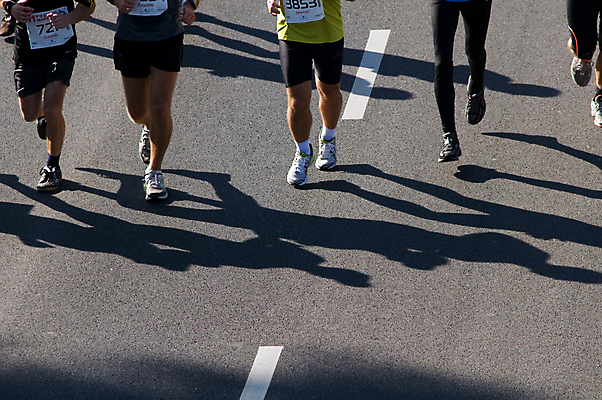 포토 JPG 해외이미지 여자 남자 행복 스포츠 기념 함께함 건강 사람 이벤트 사람없음 달리기 10 강의 마라톤 폴란드 10월 옛날 많음 해외202004 해외포토 감정 유럽 컨셉 모션 경기 숫자 날짜 육상스포츠 파일형식 이미지허브