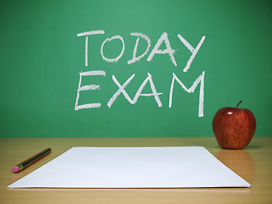 포토 JPG 해외이미지 교육 종이 음식 컨셉 과일 교실 학교 수업 아이디어 실내 사람없음 내부 가로 빨간색 초록색 스터디 연필 쌓기 칠판 공백 시험 가르침 메시지 사과 오브젝트 분필 대학교 서식 시트 고무 최초 오늘 해외202004 해외포토 컬러 모션 학용품 학습 필기구 초크 파일형식 이미지허브