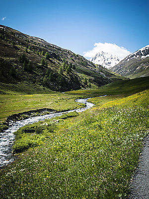 포토 JPG 해외이미지 공원 여행 백그라운드 자연 하늘 휴가 산 파노라마 풍경 사람없음 야외 초록색 여름 파란색 강 환경 계곡 봄 이탈리아 하이킹 알프스 내추럴 절정 해외202004 해외포토 계절 공공시설 유럽 컬러 레저 촬영기법 생태계 파일형식 이미지허브