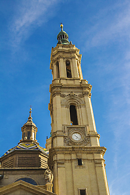 포토 JPG 해외이미지 유럽 벽 여행 건축양식 사람없음 건물 도시풍경 세계 교회 탑 역사 버리기 아라곤 스페인어 옛날 해외202004 해외포토 건축물 건축 나라 종교건축 모션 풍경 도시 스페인 파일형식 이미지허브