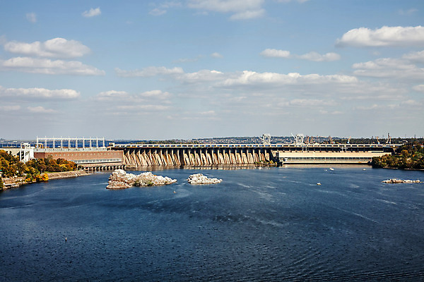 포토 JPG 해외이미지 식물 구름 유럽 자연 하늘 풍경 사람없음 야외 초록색 물 파란색 강 힘 발전기 급류 역 댐 세대 수력발전 우크라이나 해외202004 해외포토 자연요소 공공시설 나라 컬러 교통시설 발전소 발전 생태계 수력에너지 파일형식 이미지허브