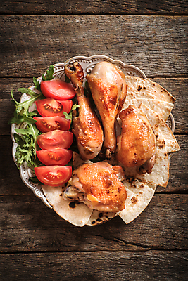 포토 JPG 해외이미지 전통 접시 음식 빵 재료 건강 육류 옥수수 요리 사람없음 목재 쌓기 우주 식사 저녁식사 치킨 공백 덮개 흰색 신선 원형 플랫 맛 밀 굽기 먹기 메뉴 반죽 밀가루 후추 타코 드럼스틱 피타 핸드메이드 해외202004 해외포토 도형 나무 식기 컬러 컨셉 식재료 모션 곡류 뚜껑 가루 구이 향신료 닭고기요리 파일형식 이미지허브