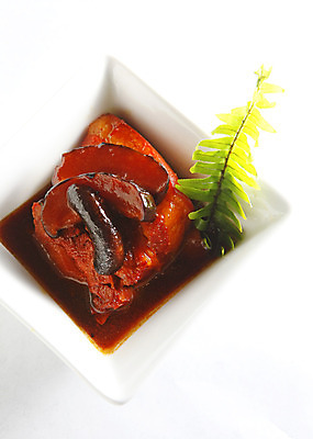 포토 JPG 해외이미지 접시 음식 육류 돼지고기 사람없음 중국 버섯 해외202004 해외포토 식기 아시아 식재료 파일형식 이미지허브