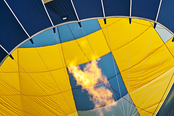 포토 JPG 해외이미지 주간 불꽃 풍경 사람없음 야외 열기구 비행 해외202004 해외포토 자연요소 항공교통 불 파일형식 이미지허브