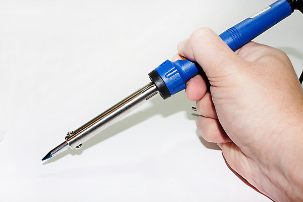 포토 JPG 해외이미지 산업 백그라운드 손잡이 사람없음 파란색 금속 장비 과학기술 흰색 기구 공구 업무 뜨거움 수리 철 서비스 전자 철강 해외202004 해외포토 컬러 재질 기술 도구 작업 파일형식 이미지허브