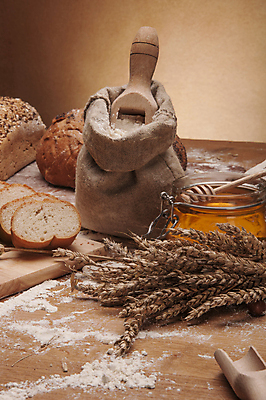 포토 JPG 해외이미지 식물 구름 전통 음식 빵 조각 백그라운드 다이어트 채소 과일 자연 탁자 하늘 아침 치즈 건조 파스타 건강 옥수수 씨앗 사람없음 목재 파란색 빛 갈색 주방 식사 빵집 맛 아침식사 상품 굽기 향수 준비 유기농 심플 밀가루 꿀 덩어리 작살 호밀 귀리 해외202004 해외포토 주간 자연요소 나무 웰빙 컬러 가구 컨셉 재료 유제품 곡류 서양음식 상점 화장품 가루 구이 생태계 파일형식 이미지허브