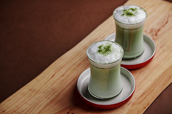 포토 JPG 해외이미지 실내 사람없음 녹차 녹차라떼 라떼 말차 해외202004 말차라떼 해외포토 커피 내부 차_음료 파일형식 이미지허브