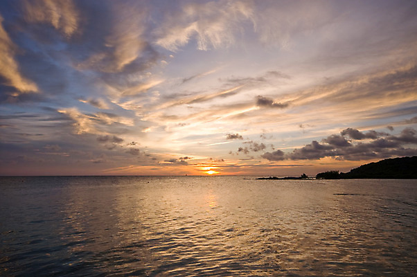 포토 JPG 해외이미지 구름 바다 백그라운드 오렌지 자연 하늘 풍경 사람없음 물 파란색 태양 반사 어둠 황혼 일몰 새벽 황금 야간 저녁 파스텔톤 해외202004 해외포토 자연요소 컬러 과일 노을 생태계 파일형식 이미지허브