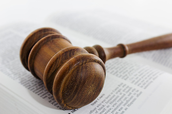 포토 JPG 해외이미지 문장 사람없음 책 교과서 법 의사봉 재판 법관 공정 의견 해외202004 해외포토 문자 교재 법률가 파일형식 이미지허브