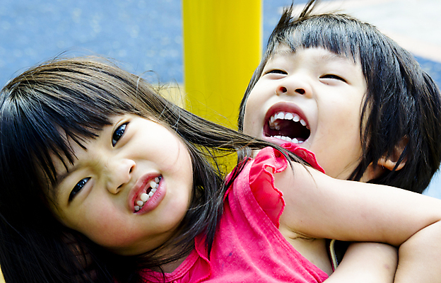 포토 JPG 해외이미지 행복 감정 어린이 2 장난 놀이 동양인 소년 두명 부모 고통 육아 분노 표현 거친 당기기 상처 라이벌 즐거움 싸움 형제 언니 나쁜 남동생 해외202004 해외포토 남자 가족 모션 사람 인종 자매 동생 파일형식 이미지허브