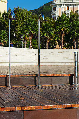 포토 JPG 해외이미지 나무 유럽 바다 여행 자연 휴가 파노라마 풍경 사람없음 목재 여름 파란색 여행객 이탈리아 갑판 지중해 질감 타운 해외202004 해외포토 식물 계절 나라 컬러 배_교통 재료 촬영기법 사람 도시 생태계 파일형식 이미지허브