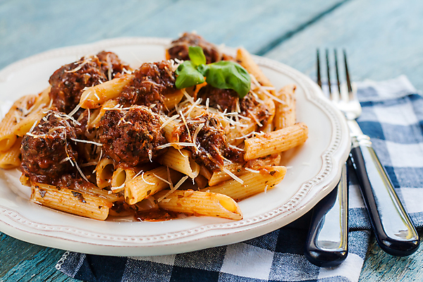 포토 JPG 해외이미지 접시 포크 파스타 실내 사람없음 미트볼 미트볼스파게티 나무배경 해외202004 해외포토 식기 음식 백그라운드 서양음식 스파게티 내부 파일형식 이미지허브