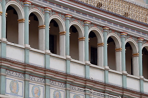 포토 JPG 해외이미지 유럽 건축양식 사람없음 기둥 도시 소매 시청 폴란드 르네상스 해외202004 해외포토 건축 나라 관공서 파일형식 이미지허브