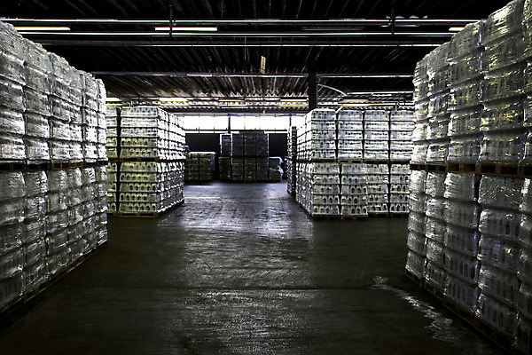 포토 JPG 해외이미지 산업 음료 음식 백그라운드 포장 공장 자연 사람없음 물 상자 쌓기 거래 시장 상품 큼 컨테이너 플라스틱 창고 상쾌 패키지 제비 해외202004 해외포토 자연요소 감정 공업 모션 재질 조류 크기 생태계 파일형식 이미지허브