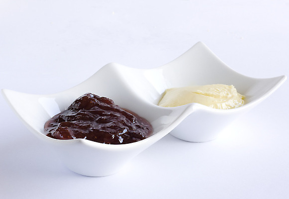 포토 JPG 해외이미지 접시 음식 다이어트 과일 딸기 영국 사람없음 흰색 사발 아침식사 잼 먹기 칼로리 버터 해외202004 해외포토 식기 유럽 컬러 모션 건강 식사 사기그릇 소스_음식 파일형식 이미지허브