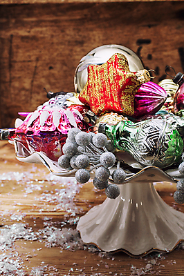 포토 JPG 해외이미지 크리스마스 겨울 유리 휴가 사람없음 장식 장난감 수확 12월 심볼 복고 엽서 호두 구식 소비에트 안락 해외202004 해외포토 계절 기념일 컨셉 농업 재질 견과류 날짜 편지 파일형식 이미지허브