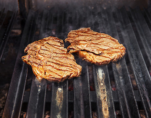 포토 JPG 해외이미지 음식 조각 육류 스테이크 요리 사람없음 소풍 식당 식사 저녁식사 소고기 뜨거움 맛 그릴 바비큐 굽기 먹기 기아 배고픔 훈제 점심식사 단백질 등심 석탄 해외202004 해외포토 컨셉 식재료 모션 주방용품 서양음식 야외활동 상점 구이 사회이슈 영양소 파일형식 이미지허브