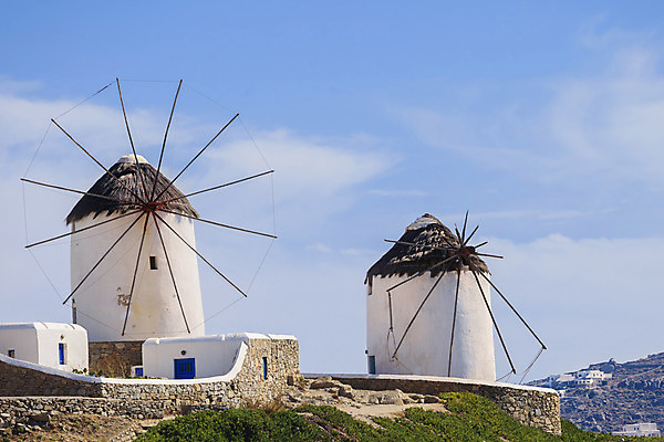 포토 JPG 해외이미지 유럽 바다 섬 여행 건축양식 하늘 바람 휴가 풍경 사람없음 건물 여름 파란색 풍차 흰색 지중해 그리스 그리스인 방앗간 미코노스섬 옛날 해외202004 해외포토 자연요소 서양인 건축물 계절 건축 나라 컬러 날씨 파일형식 이미지허브