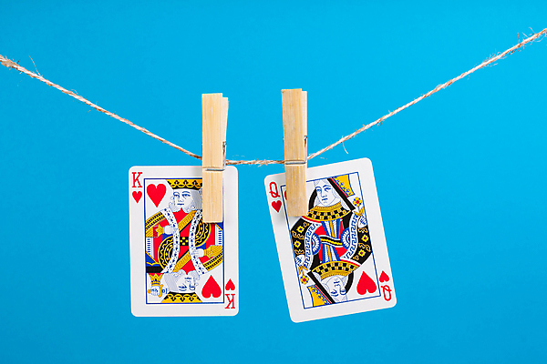 포토 JPG 해외이미지 선 밧줄 줄 스포츠 백그라운드 2 장신구 휴가 기념 발렌타인데이 매달리기 집게 선물 사랑 정장 사람없음 목재 장식 빨간색 게임 흰색 하트 마음 축하 인사 우승 신용카드 행운 도박 빨래 빨랫줄 작음 왕 편지 심볼 사인 캔버스 포커 여왕 고립 에이스 옛날 잭팟 특별함 카피스페이스 해외202004 해외포토 모양 나무 옷 감정 컬러 컨셉 가사 재료 모션 데이이벤트 놀이 금융 공백 예절 최고 트럼프 크기 파일형식 이미지허브