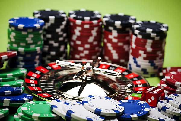 포토 JPG 해외이미지 실내 사람없음 쌓기 포커칩 도박 카지노 주사위 룰렛 겜블 초록배경 해외202004 해외포토 백그라운드 모션 내부 초록색 게임 포커 파일형식 이미지허브