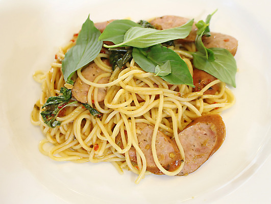 포토 JPG 해외이미지 전통 접시 음식 채소 부분 치즈 파프리카 파스타 스파게티 육류 돼지고기 요리 사람없음 식당 식사 저녁식사 이탈리아 소고기 흰색 신선 뜨거움 소시지 맛 지중해 크림 메뉴 국수 흰배경 햄 베이컨 레시피 후추 점심식사 고립 살라미 탄수화물 해외202004 해외포토 식기 유럽 바다 컬러 백그라운드 컨셉 식재료 유제품 서양음식 상점 면류 가공식품 향신료 파일형식 이미지허브