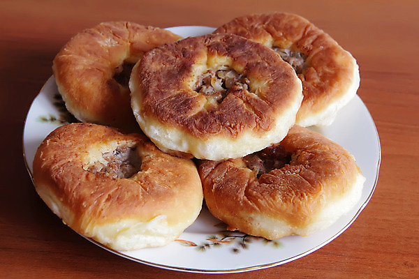 포토 JPG 해외이미지 전통 크리스마스 부활절 육류 사람없음 케이크 굽기 반죽 러시아인 번 스터핑 전국 페스츄리 해외202004 해외포토 서양인 기념일 빵 식재료 디저트 구이 파일형식 이미지허브