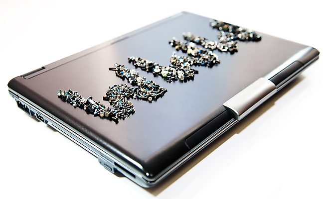 포토 JPG 해외이미지 컨셉 사람없음 단어 노트북 컴퓨터 금속 검은색 회색 덮개 흰색 공구 못 편지 철 날카로움 인터넷주소 고립 철강 캡모자 해외202004 해외포토 문자 모자_잡화 컬러 인터넷 재질 전자제품 뚜껑 도구 파일형식 이미지허브