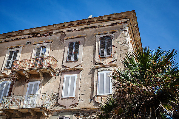 포토 JPG 해외이미지 유럽 바다 섬 여행 건축양식 풍경 사람없음 건물 물 여름 파란색 항구 프랑스 도시 보트 중세 역사 지중해 포트 타운 옛날 코르시카 해외202004 해외포토 자연요소 건축물 계절 건축 나라 컬러 배_교통 교통시설 파일형식 이미지허브