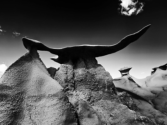 포토 JPG 해외이미지 구름 자연 하늘 비행기 흑백 풍경 사람없음 가로 파란색 컬러풀 골짜기 사막 황무지 고독 사암 멀리 뉴멕시코 웅장함 지질학 특별함 해외202004 해외포토 자연요소 교육 감정 컬러 컨셉 항공교통 대중교통 촬영기법 돌_바위 생태계 파일형식 이미지허브