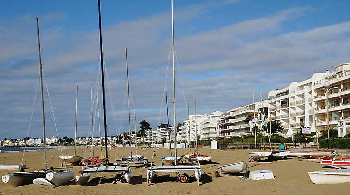 포토 JPG 해외이미지 주택 사람없음 야외 건물 프랑스 도시 그림 타운 해외202004 해외포토 건축물 유럽 파일형식 이미지허브