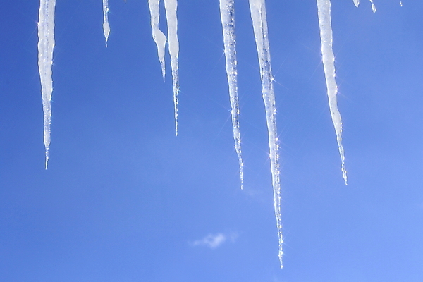 포토 JPG 해외이미지 계절 백그라운드 겨울 자연 사람없음 야외 물 파란색 우주 얼음 추위 시원함 크리스탈 서리 고드름 고립 해외202004 해외포토 자연요소 컬러 광석 생태계 파일형식 이미지허브