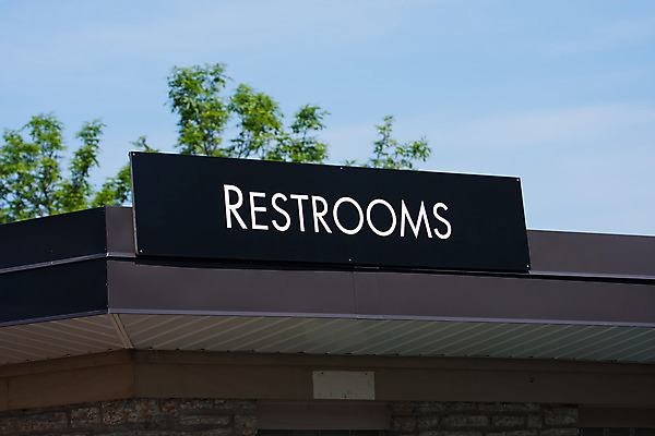 포토 JPG 해외이미지 남자 벽 백그라운드 사람 사람없음 문 목욕 페인트 방 욕실 정보 흰색 위생 방향 심볼 사인 화장실 변기 성별 변기통 위생관리 해외202004 해외포토 컬러 관리 청결 파일형식 이미지허브