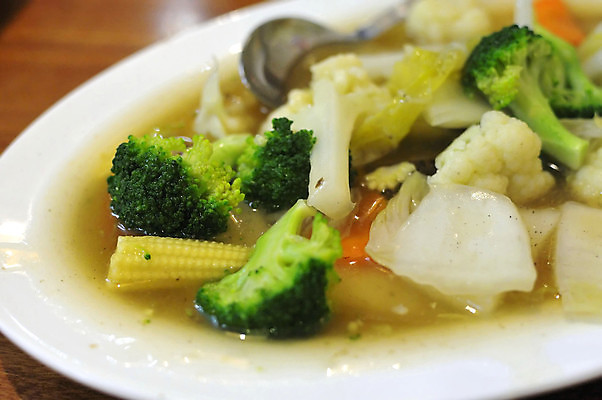 포토 JPG 해외이미지 라이프스타일 접시 음식 다이어트 채소 재료 건강 요리 동양인 사람없음 초록색 노란색 식당 식사 중국 맛 브로콜리 메뉴 채식주의자 스타일 비건 해외202004 해외포토 식기 아시아 컬러 컨셉 인종 생활 상점 채식 파일형식 이미지허브