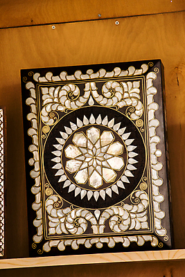 포토 JPG 해외이미지 디자인 여행 패턴 건축양식 엄마 이스탄불 미술 동양인 사람없음 내부 건물 목재 장식 숫자 문 궁전 골동품 업무 클래식 판화 칠면조 수공예 제국 하렘 해외202004 튀르키예 해외포토 나무 문자 건축물 건축 아시아 컨셉 고건축 무늬 재료 가족 조류 문화예술 인종 작업 공예 파일형식 이미지허브