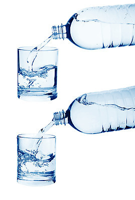 포토 JPG 해외이미지 음료 파도 유리 주방용품 건강 사람없음 물 거품 젖음 흐름 추위 흰색 물방울 신선 투명 액체 개울 붓기 떨어짐 갈증 자르기 순수 흘림 고립 소다 스플래쉬 해외202004 해외포토 자연요소 바다 컬러 생활용품 컨셉 모션 재질 강 파일형식 이미지허브