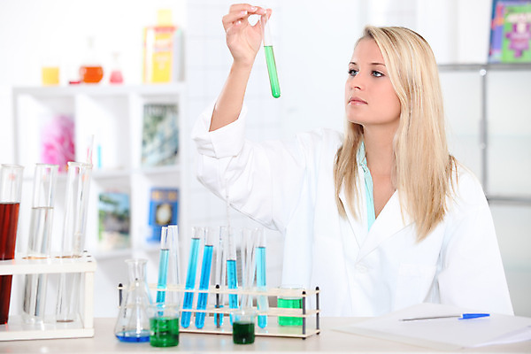 포토 JPG 해외이미지 백인 학생 여자 교육 유럽 과학 교실 학교 유리 기술 실험 한명 풍경 소녀 초록색 장비 시험 자신감 액체 실험실 유리그릇 튜브 대답 신발장 심각 해외202004 해외포토 서양인 1 그릇 감정 나라 어린이 컬러 컨셉 재질 사람 파일형식 이미지허브