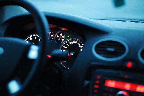 포토 JPG 해외이미지 디자인 스포츠 교통시설 모션 자동차 유리 열쇠 앉기 사람없음 내부 숫자 문 검은색 힘 회색 판넬 체험 바퀴 변화 야간 시작 심플 다이얼 기어 모터 계기판 리무진 자동 해외202004 해외포토 자연요소 문자 육상교통 컬러 교통 컨셉 재질 시설 파일형식 이미지허브