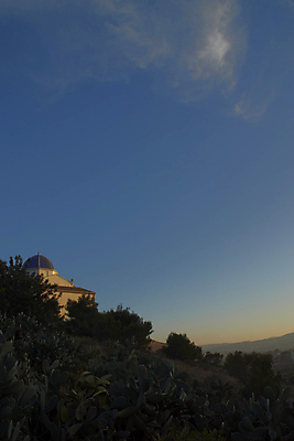 포토 JPG 해외이미지 종교 여행 하늘 사람없음 야외 건물 파란색 여행객 역사 타운 천연기념물 옛날 해외202004 해외포토 건축물 컬러 사람 도시 파일형식 이미지허브