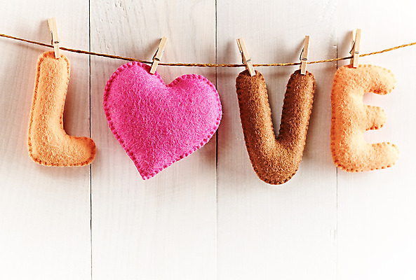 포토 JPG 해외이미지 커플 분홍색 결혼 백그라운드 컨셉 가족 결혼식 휴가 발렌타인데이 선물 사랑 사람없음 목재 장식 단어 수확 흰색 하트 인사 신용카드 2월 강렬 특별함 펠트 핸드메이드 해외202004 해외포토 모양 나무 문자 감정 컬러 농업 재료 관계 데이이벤트 이벤트 금융 예절 날짜 파일형식 천_직물 이미지허브