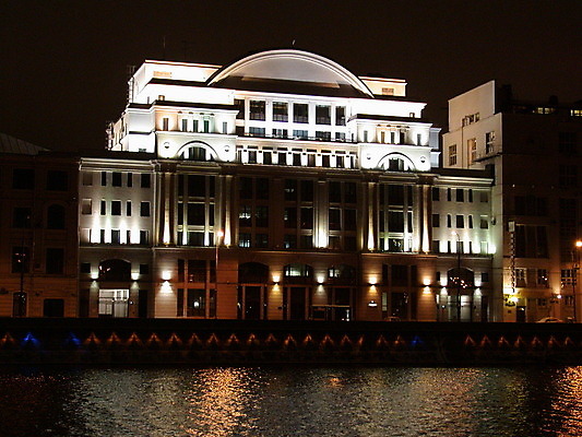 포토 JPG 해외이미지 아시아 선 비즈니스 건축양식 창문 자동차 유리 하늘 전등 거리 주택 사람없음 건물 세로 파란색 강 사무실 반사 문 고층빌딩 도시 오픈 재산 도심 야간 큼 스카이라인 모스크바 해외202004 해외포토 자연요소 건축물 건축 나라 육상교통 컬러 재질 조명 빌딩 금융 크기 러시아 파일형식 이미지허브