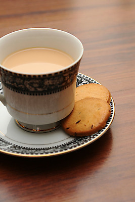 포토 JPG 해외이미지 접시 음료 음식 탁자 아침 휴식 디저트 영국 따뜻함 사탕 사람없음 목재 컵 갈색 쌓기 쿠키 케이크 식당 초콜릿 빵집 머그컵 흰색 신선 뜨거움 고급 달콤 맛 아침식사 냄비 갈증 굽기 허브 컵받침 상쾌 아로마 향 칼로리 내추럴 백자 해외202004 해외포토 주간 나무 식물 식기 감정 유럽 컬러 가구 컨셉 재료 모션 상점 식사 도자기 솥 구이 받침대 파일형식 이미지허브