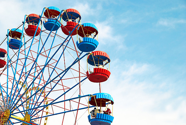 포토 JPG 해외이미지 구름 전통 공원 행복 실루엣 여행 모션 자동차 놀이 하늘 휴가 전등 사람 이벤트 사람없음 야외 빨간색 여름 파란색 빛 컬러풀 축제 장비 게임 흰색 바퀴 원형 속도 그네 회전목마 공평 고립 해외202004 해외포토 자연요소 도형 계절 공공시설 감정 육상교통 컬러 조명 촬영기법 놀이기구 파일형식 이미지허브