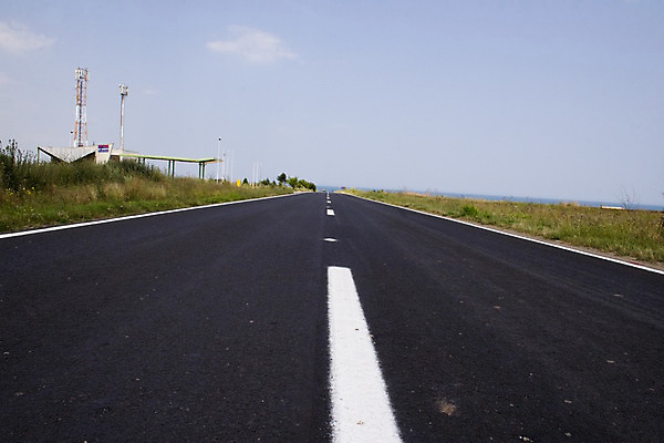 포토 JPG 해외이미지 도로 길 선 여행 무늬 밭 교통시설 자연 추상 거리 항해 풍경 사람없음 운전 자유 시골 오픈 고속도로 아스팔트 탈출 방향 속도 분열 멀리 무료 무한 방법 영원 직진 수평선 그리너리 소멸 해외202004 해외포토 교통 컨셉 농업 배_교통 모션 시설 생태계 파일형식 트랜드컬러 이미지허브