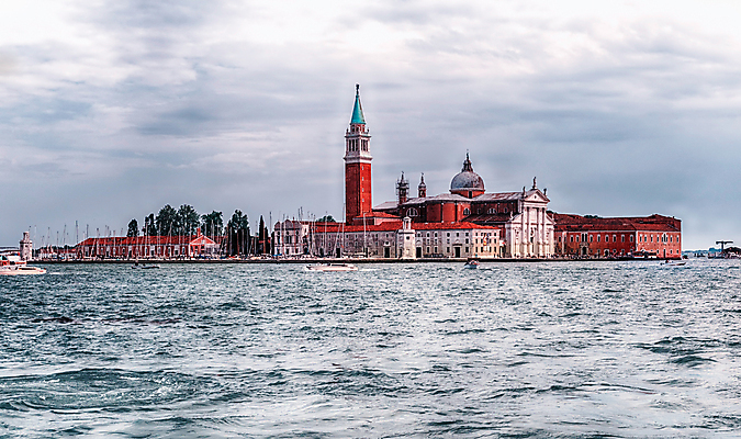 포토 JPG 해외이미지 섬 여행 사람없음 건물 물 도시풍경 성당 교회 이탈리아 최고 운하 베네치아 종탑 해외202004 해외포토 자연요소 건축물 유럽 종교건축 풍경 탑 도시 파일형식 이미지허브
