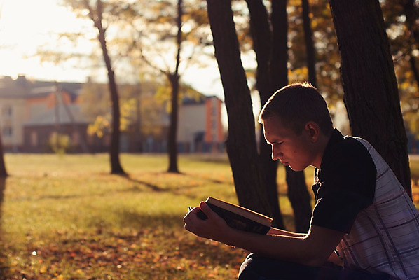 포토 JPG 해외이미지 나무 백인 라이프스타일 계절 공원 길 지구 잎 오렌지 손가락 자연 휴식 한명 사람 앉기 소년 야외 10대 책 독서 노란색 일몰 가을 도시 싱글 문학 시트 해외202004 해외포토 서양인 식물 1 손 공공시설 남자 어린이 컬러 컨셉 과일 모션 청소년 생활 노을 생태계 파일형식 이미지허브