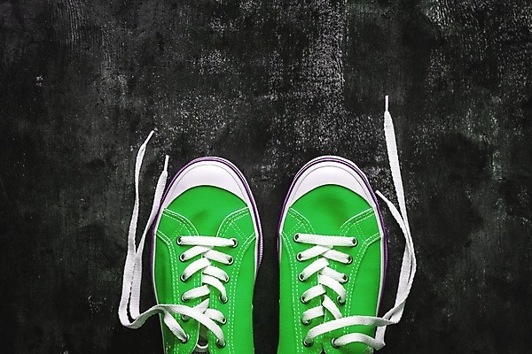 포토 JPG 해외이미지 라이프스타일 디자인 옷 여자 스포츠 여행 백그라운드 운동화 신발 컨셉 새로움 거리 건강 사람없음 빨간색 파란색 운동 유행 우주 검은색 어둠 수확 흰색 쌍 정상 스니커즈 오브젝트 복고 캔버스 고립 양발 옛날 스타일 힙스터 해외202004 해외포토 패션 컬러 농업 사람 생활 파일형식 이미지허브