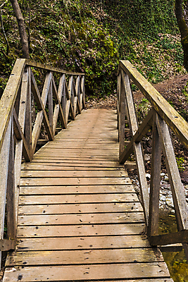 포토 JPG 해외이미지 나무 계절 유럽 길 여행 자국 자연 휴가 산 풍경 사람없음 야외 목재 물 강 컬러풀 골짜기 탐험 시골 개울 숲 그리스 그림 시력 장면 발견 내추럴 산악지대 해외202004 해외포토 자연요소 식물 나라 컬러 재료 생태계 파일형식 이미지허브