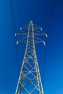 포토 JPG 해외이미지 산업 선 하늘 프레임 사람없음 파란색 햇빛 탑 힘 에너지 기둥 뜨거움 큼 전염 철사 철탑 전송 전압 철강 현재 효율 공급 해외202004 해외포토 건축물 건축 컬러 컨셉 태양 질병 크기 감염 파일형식 이미지허브